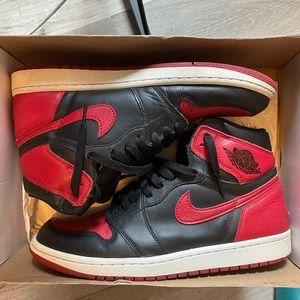 Air Jordan Bred 1s Nike